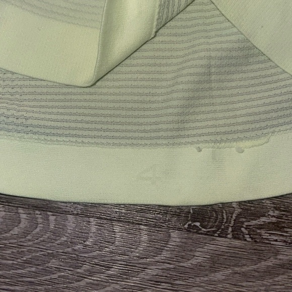 - Lululemon athletica swifty top size long sleeve size 4 bright yellow green - Picture 6 of 8